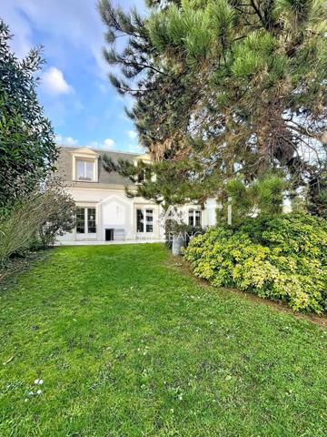 Une demeure rare aux portes de Paris. Épinay Sur Seine