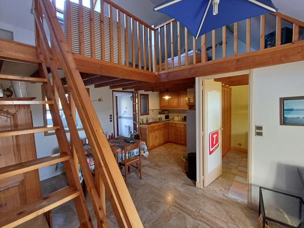 Plougasnou (29630) Plougasnou, appartement T3 duplex accessible de plain pied, avec balcon terrasse et cave.