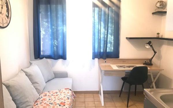 Appartement à louer    1 pièce • 12,23 m2 Nîmes