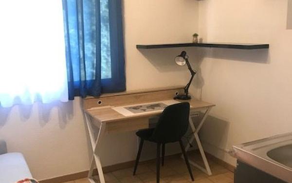 Appartement à louer    1 pièce • 12,23 m2 Nîmes