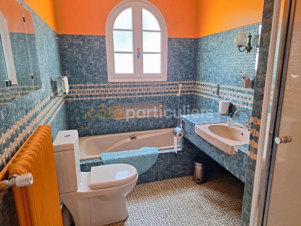 Vente
                Maison190,2 m² - 6 Pièces -
                    ETAULES (17750)