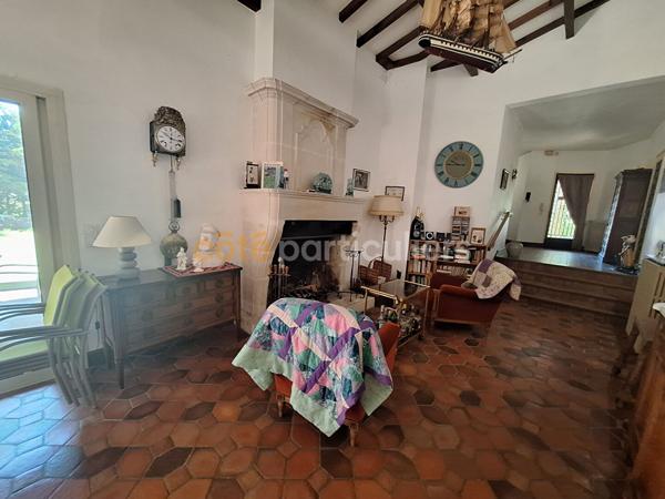 Vente
                Maison190,2 m² - 6 Pièces -
                    ETAULES (17750)