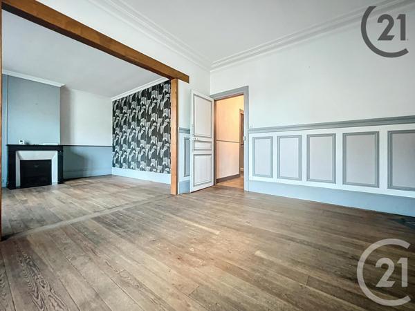 Immeuble à vendre  220 m2 MONTEREAU FAULT YONNE - 77