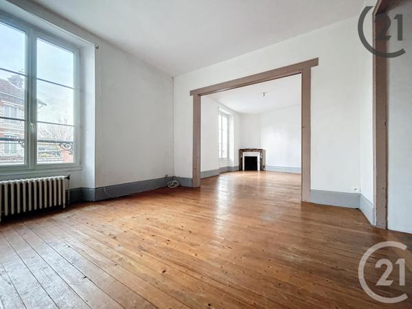 Immeuble à vendre  220 m2 MONTEREAU FAULT YONNE - 77
