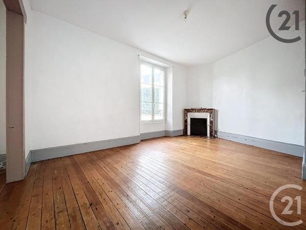 Immeuble à vendre  220 m2 MONTEREAU FAULT YONNE - 77