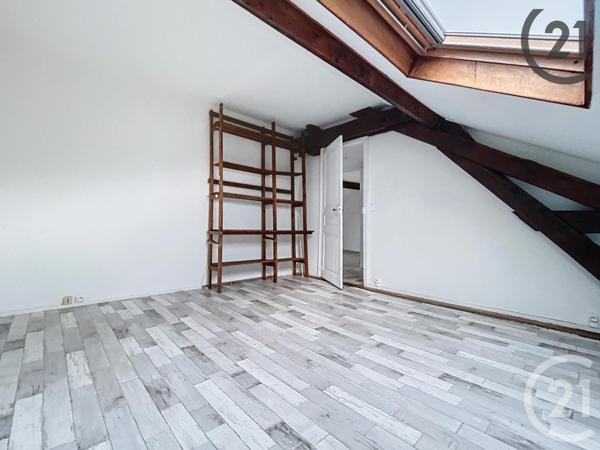 Immeuble à vendre  220 m2 MONTEREAU FAULT YONNE - 77