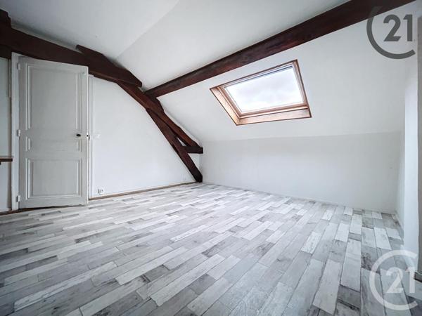 Immeuble à vendre  220 m2 MONTEREAU FAULT YONNE - 77