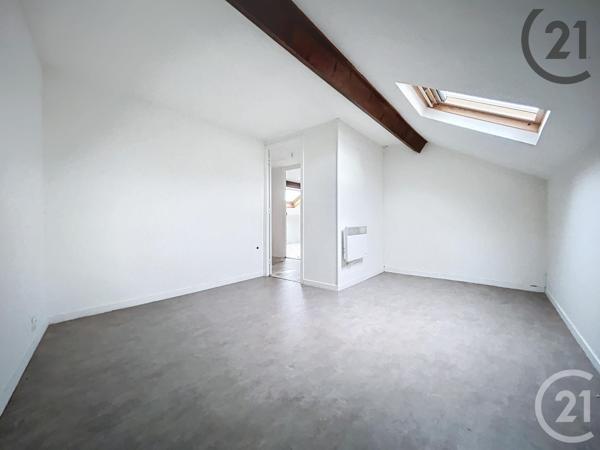 Immeuble à vendre  220 m2 MONTEREAU FAULT YONNE - 77