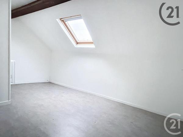 Immeuble à vendre  220 m2 MONTEREAU FAULT YONNE - 77
