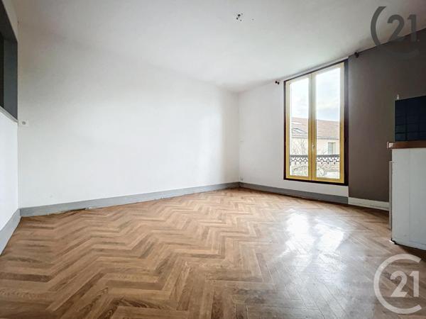 Immeuble à vendre  220 m2 MONTEREAU FAULT YONNE - 77