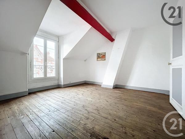 Immeuble à vendre  220 m2 MONTEREAU FAULT YONNE - 77