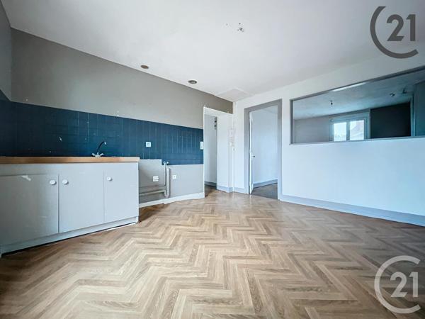 Immeuble à vendre  220 m2 MONTEREAU FAULT YONNE - 77