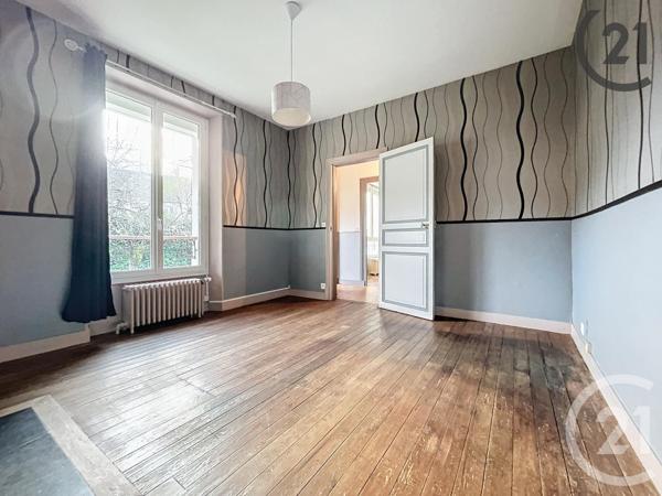 Immeuble à vendre  220 m2 MONTEREAU FAULT YONNE - 77