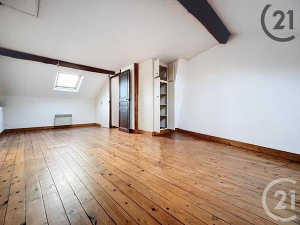 Immeuble à vendre  220 m2 MONTEREAU FAULT YONNE - 77