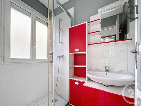 Immeuble à vendre  220 m2 MONTEREAU FAULT YONNE - 77