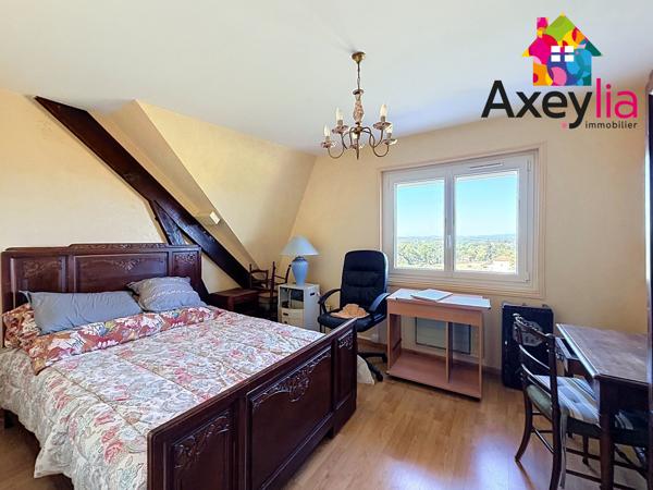 A VENDRE - SAINT-HAON-LE-VIEUX - MAISON FAMILIALE AVEC 5 CHAMBRES, SOUS-SOL, TERRAIN ET BELLE VUE
