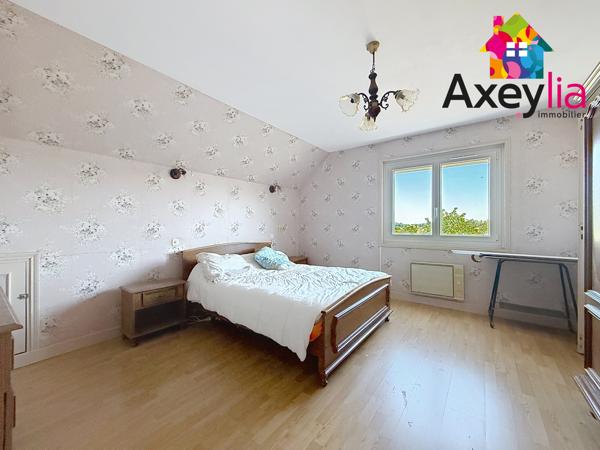 A VENDRE - SAINT-HAON-LE-VIEUX - MAISON FAMILIALE AVEC 5 CHAMBRES, SOUS-SOL, TERRAIN ET BELLE VUE