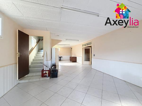 A VENDRE - SAINT-HAON-LE-VIEUX - MAISON FAMILIALE AVEC 5 CHAMBRES, SOUS-SOL, TERRAIN ET BELLE VUE
