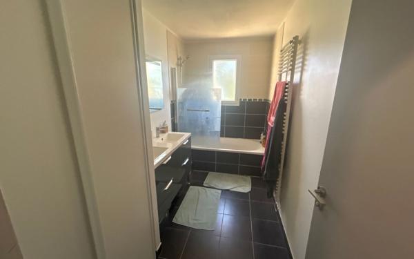 Maison à vendre    5 pièces •  Saint-Pierre-de-Clairac