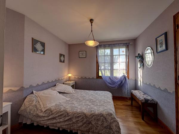 Layrac (47390) AGEN SUD, dans bel environnement, agréable villa familiale de plus de 200m², 6 chambres sur près de 5000m² de