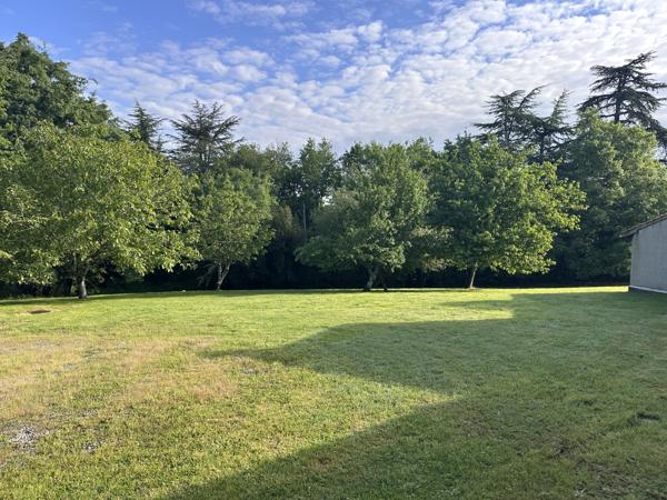 Layrac (47390) AGEN SUD, dans bel environnement, agréable villa familiale de plus de 200m², 6 chambres sur près de 5000m² de