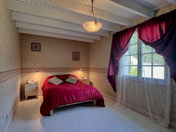 Layrac (47390) AGEN SUD, dans bel environnement, agréable villa familiale de plus de 200m², 6 chambres sur près de 5000m² de