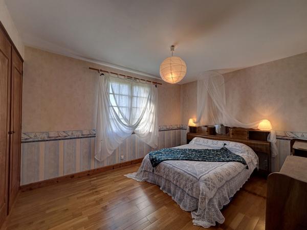 Layrac (47390) AGEN SUD, dans bel environnement, agréable villa familiale de plus de 200m², 6 chambres sur près de 5000m² de