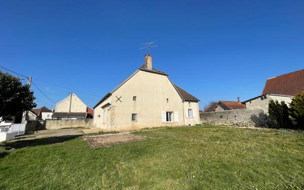 Maison à vendre    2 pièces •  Perrigny-sur-l'Ognon