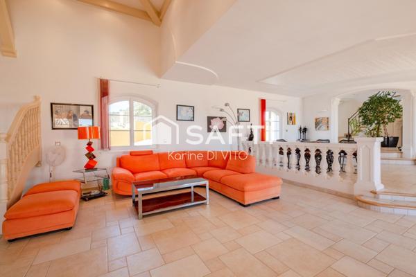 Propriété d'exception - Vue panoramique entre ciel, mer et nature