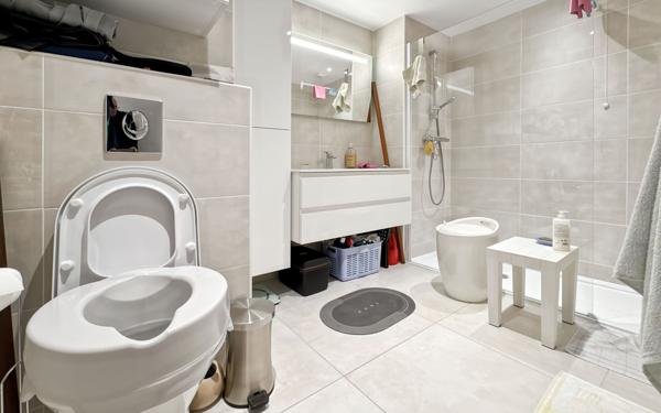 Appartement à vendre    3 pièces • 71,10 m2 Saint-Raphaël