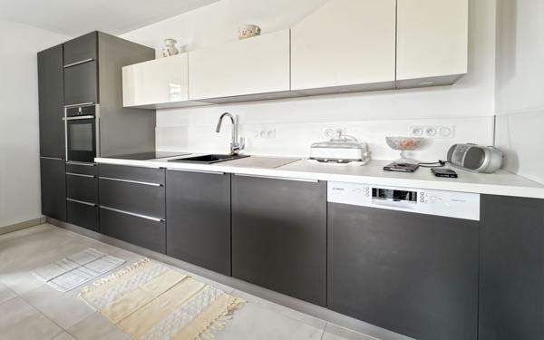 Appartement à vendre    3 pièces • 71,10 m2 Saint-Raphaël