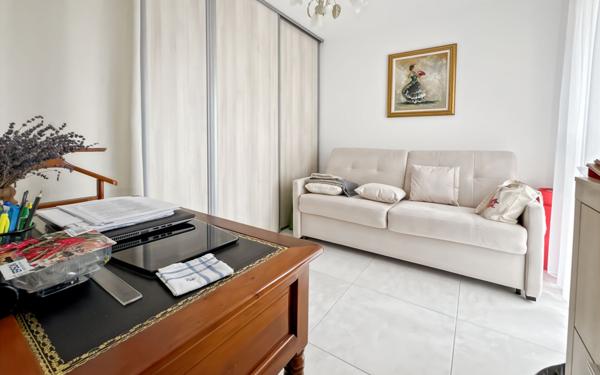 Appartement à vendre    3 pièces • 71,10 m2 Saint-Raphaël