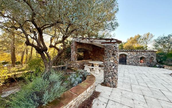 Maison à vendre    4 pièces •  Saint-Maximin-la-Sainte-Baume