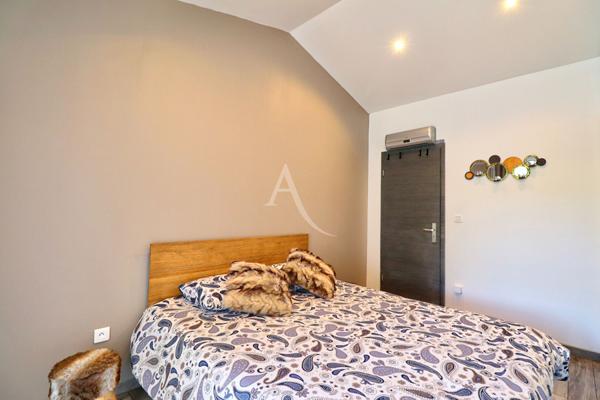 VILLA TYPE 6 AU CALME DE 172M2 AVEC JARDIN GARAGE ABRI VOITURE DOUBLE ET PISCINE