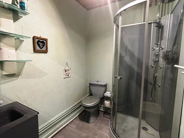Vente                                                      Immeuble
                        
                     9 pièces                      145 m2                     à Boussois
