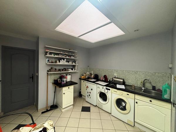 Vente                                                      Immeuble
                        
                     9 pièces                      145 m2                     à Boussois