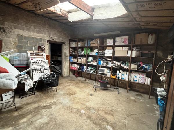 Vente                                                      Immeuble
                        
                     9 pièces                      145 m2                     à Boussois