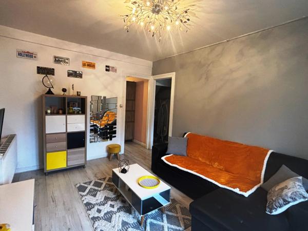 Vente                                                      Immeuble
                        
                     9 pièces                      145 m2                     à Boussois
