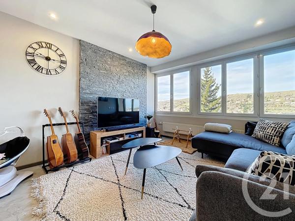 Appartement T3 à vendre  5 pièces - 80,10 m 2   LE PUY EN VELAY  - 43