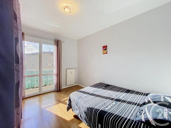 Appartement T3 à vendre  5 pièces - 80,10 m 2   LE PUY EN VELAY  - 43