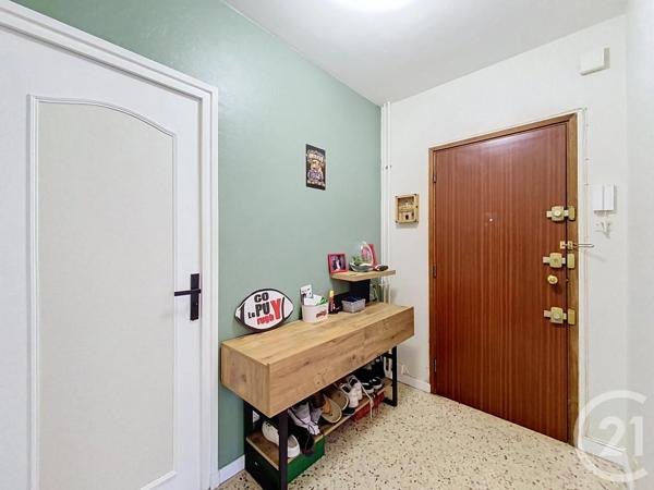 Appartement T3 à vendre  5 pièces - 80,10 m 2   LE PUY EN VELAY  - 43
