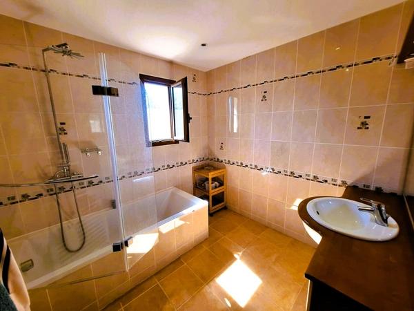 Maison d'architecte de 250 m²  4 chambres Terrain de plus de 5 000 m² Proche Paisance et Nogaro