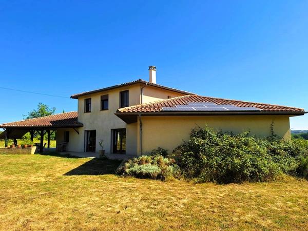Maison d'architecte de 250 m²  4 chambres Terrain de plus de 5 000 m² Proche Paisance et Nogaro