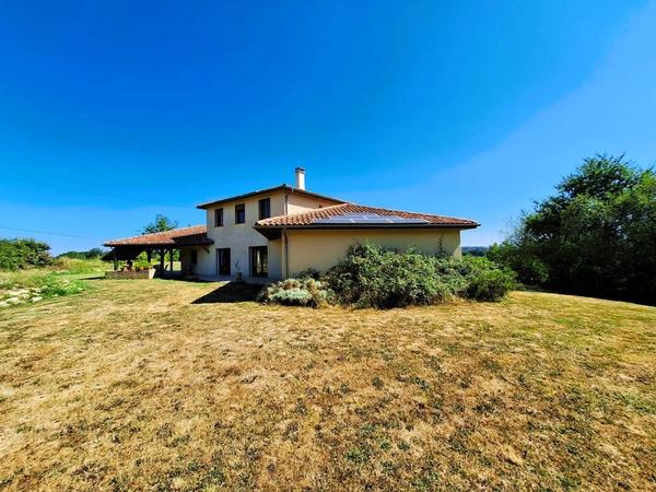 Maison d'architecte de 250 m²  4 chambres Terrain de plus de 5 000 m² Proche Paisance et Nogaro