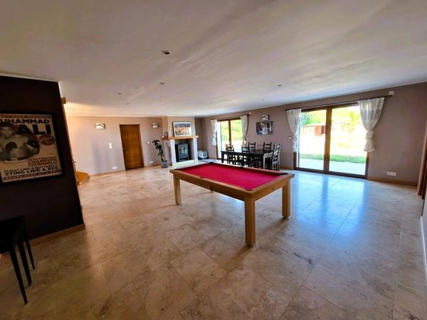 Maison d'architecte de 250 m²  4 chambres Terrain de plus de 5 000 m² Proche Paisance et Nogaro