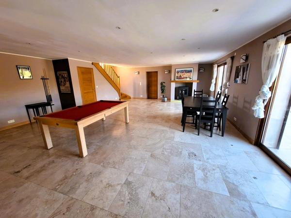 Maison d'architecte de 250 m²  4 chambres Terrain de plus de 5 000 m² Proche Paisance et Nogaro