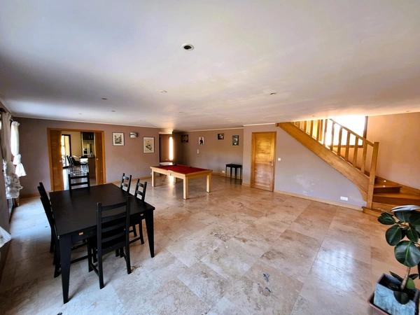 Maison d'architecte de 250 m²  4 chambres Terrain de plus de 5 000 m² Proche Paisance et Nogaro