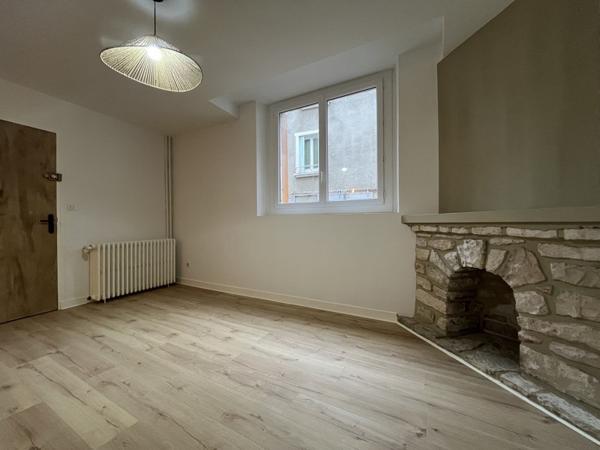 Appartement à louer |  St-Céré |  2 pièces | 40 m²
