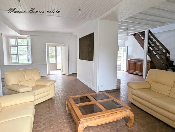 Ensemble immobilier composé de 2 maisons accolées sur beau terrain de plus de 900 m² à Provins.