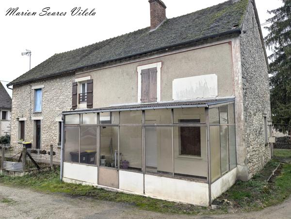 Ensemble immobilier composé de 2 maisons accolées sur beau terrain de plus de 900 m² à Provins.